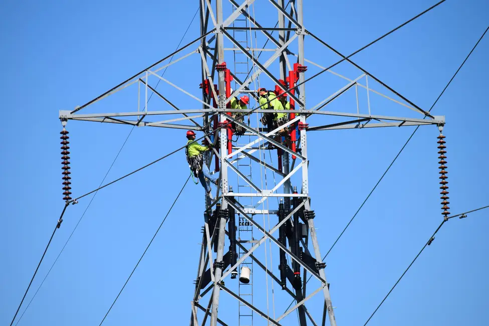 Oman Secures $100 Million Loan to Connect to GCC Power Grid